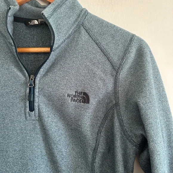The North Face Light Blue Quarter Zip Long Sleeve Pullover Size Small EUC - Picture 4 of 7